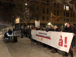 Concentració de suport a la professora de Terrassa denunciada per parlar català