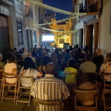 Més de 70 persones a la primera projecció de cinema a la fresca de Mataró